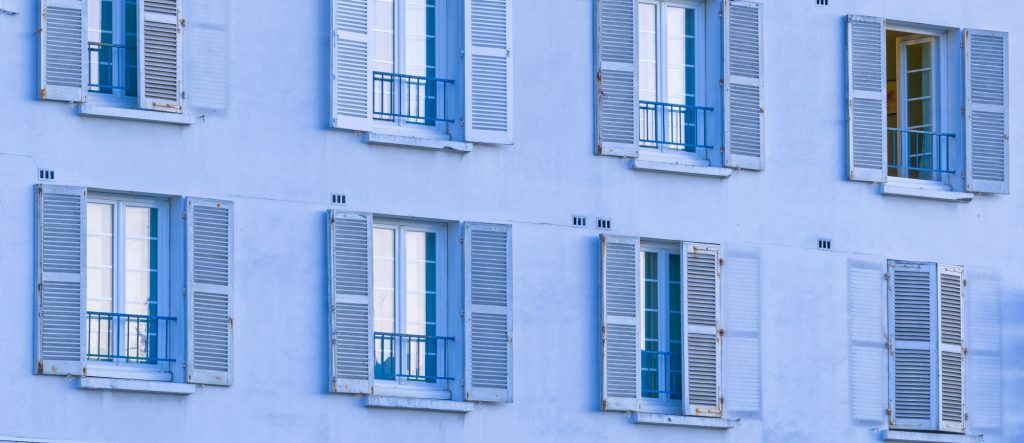 façade d'immeuble à la Rochelle